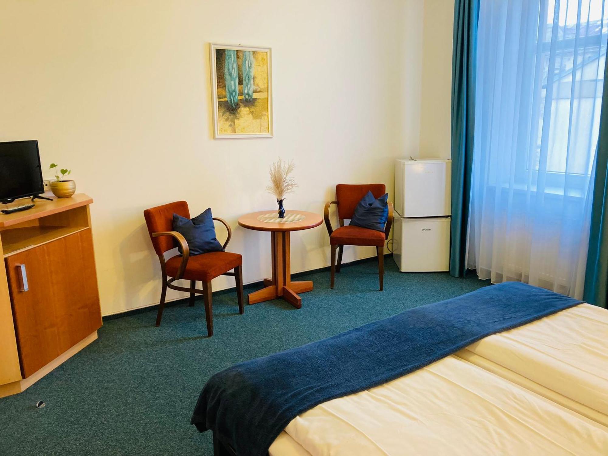 Penzion Hotelu Central Dvůr Králové nad Labem Exterior foto